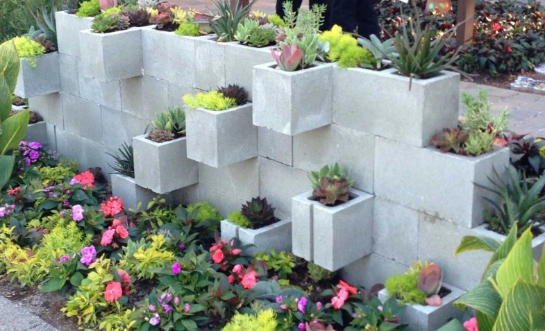 roster beton berfungsr sebagai pot bunga
